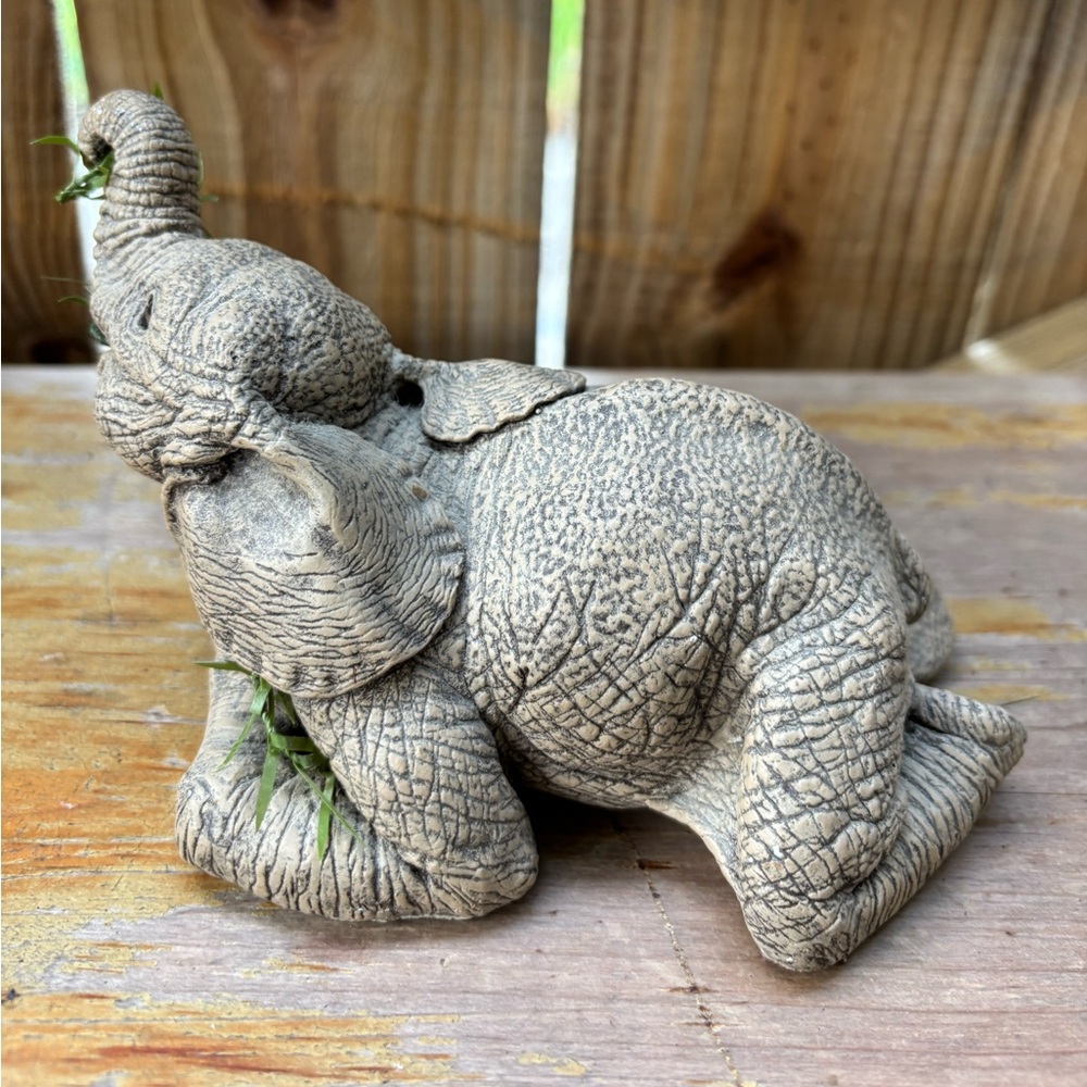 The Herd Plenty Elephant Figurine by Marty Sculpture Inc 6 1/4”L - Picture 5 of 9